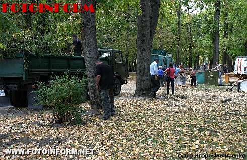 Сегодня в Ковалевском парке наводили марафет